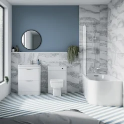 Monza 1700 X 750 Curved Free Standing Corner Bath With Screen